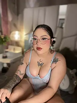 AHRI LEE online show from 12-15-24, 03:02