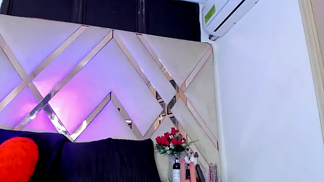 ninaht online show from 02-22-25, 09:04