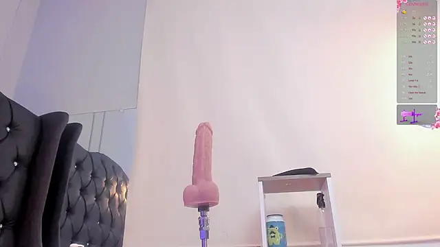 Snapshot of lannarusso_ chatting on 01-10-25, 03:37 lannarusso online show from 01-10-25, 03:37
