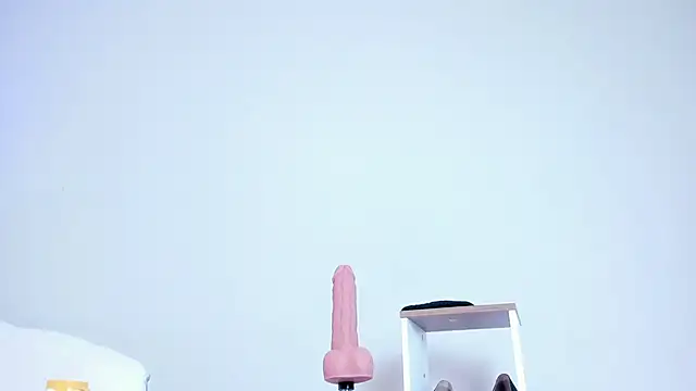 Snapshot of lannarusso_ chatting on 09-17-25, 12:07 lannarusso online show from 09-17-25, 12:07