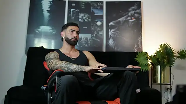 Austin bolt online show from 10-01-25, 02:28