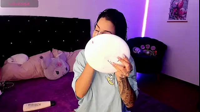 Snapshot of Alice_woodville chatting on 12-11-24, 08:07 Alice woodville online show from 12-11-24, 08:07