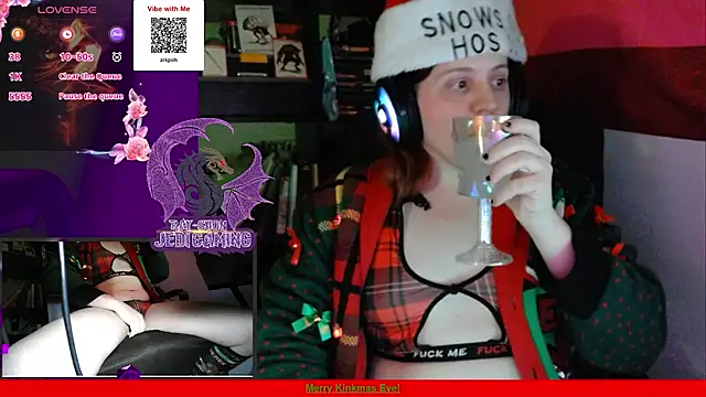 Snapshot of Rae-Suon chatting on 12-25-24, 03:08 Rae-Suon online show from 12-25-24, 03:08