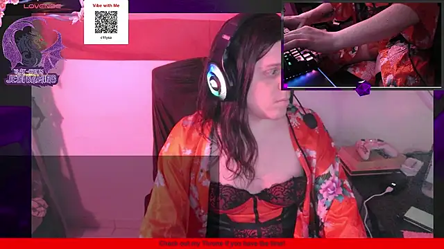 Snapshot of Rae-Suon chatting on 02-15-25, 12:37 Rae-Suon online show from 02-15-25, 12:37