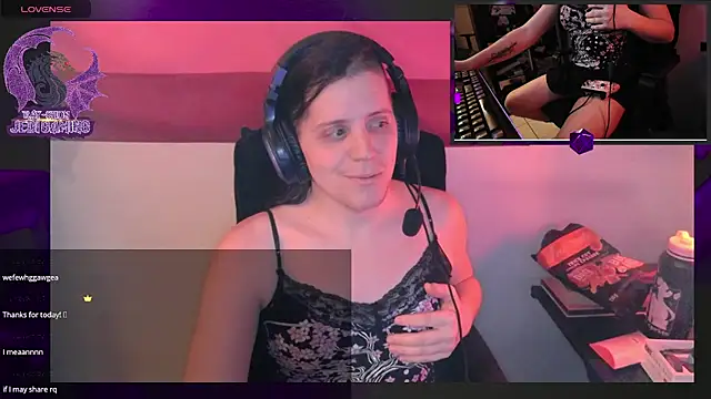 Snapshot of Rae-Suon chatting on 02-22-25, 11:46 Rae-Suon online show from 02-22-25, 11:46