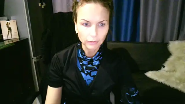 Snapshot of Elizabe_th chatting on 10-15-25, 05:46 Elizabe th online show from 10-15-25, 05:46