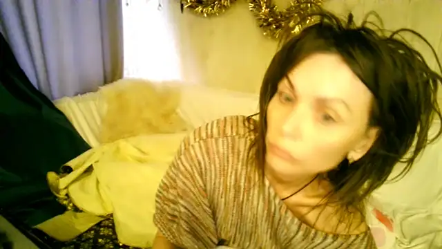 Snapshot of Elizabe_th chatting on 02-20-26, 12:27 Elizabe th online show from 02-20-26, 12:27