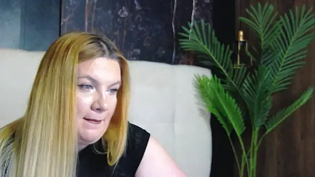 MelanieBrownn online show from 11-13-25, 03:55