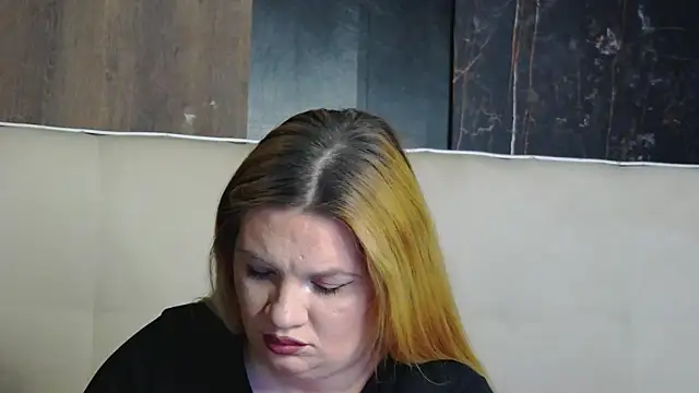 MelanieBrownn online show from 12-18-25, 06:19