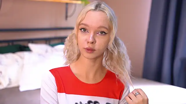 Snapshot of _AlinaBailey chatting on 09-21-25, 08:05 AlinaBailey online show from 09-21-25, 08:05