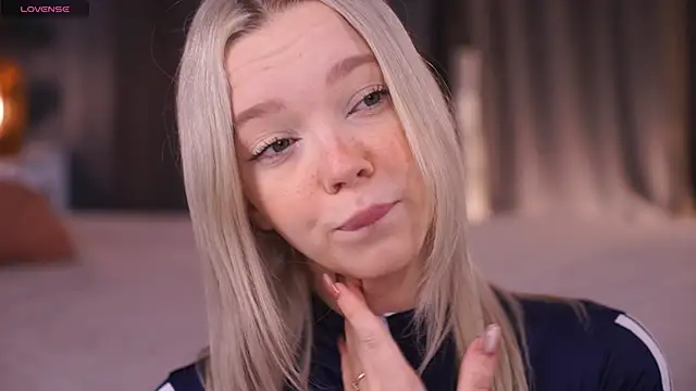 Snapshot of _AlinaBailey chatting on 12-23-25, 08:01 AlinaBailey online show from 12-23-25, 08:01