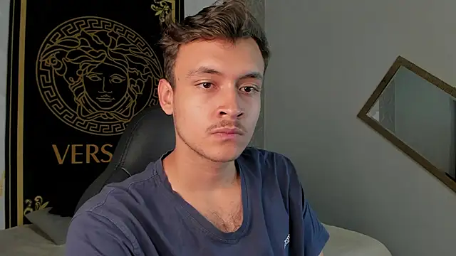 Snapshot of Desmon_Clark chatting on 01-09-25, 08:01 Desmon Clark online show from 01-09-25, 08:01