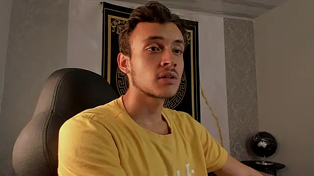 Snapshot of Desmon_Clark chatting on 02-07-25, 11:24 Desmon Clark online show from 02-07-25, 11:24