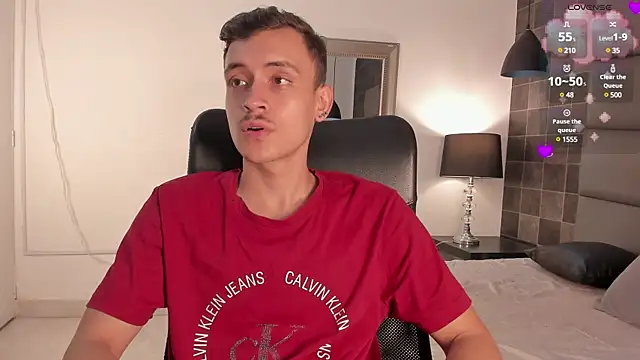 Snapshot of Desmon_Clark chatting on 03-12-25, 10:28 Desmon Clark online show from 03-12-25, 10:28