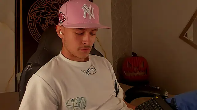 Desmon Clark online show from 10-03-25, 10:18