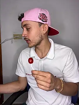 Snapshot of Desmon_Clark chatting on 03-30-26, 09:38 Desmon Clark online show from 03-30-26, 09:38