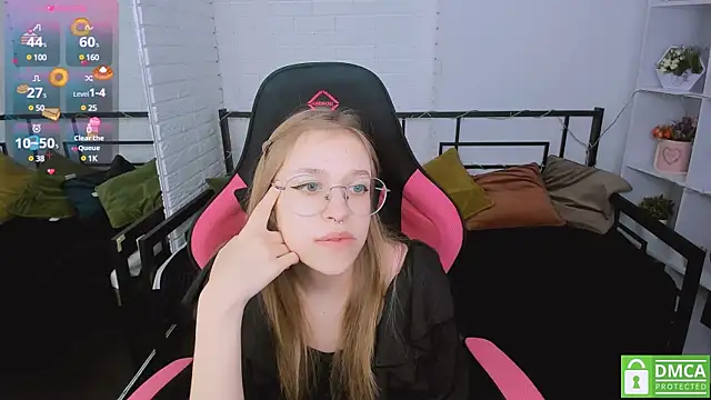 Snapshot of LayriantaVee chatting on 01-21-25, 06:54 LayriantaVee online show from 01-21-25, 06:54