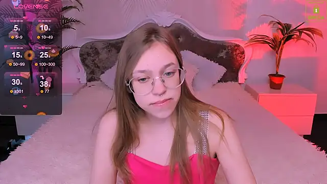 Snapshot of LayriantaVee chatting on 01-22-25, 07:14 LayriantaVee online show from 01-22-25, 07:14