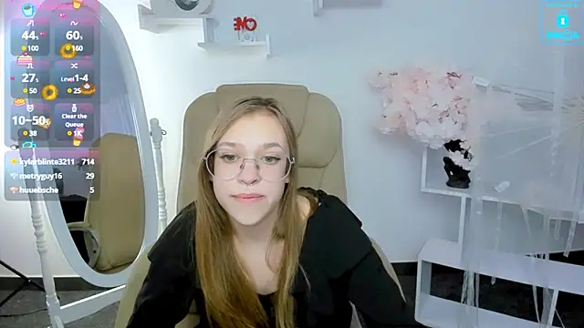 Snapshot of LayriantaVee chatting on 02-03-25, 01:08 LayriantaVee online show from 02-03-25, 01:08