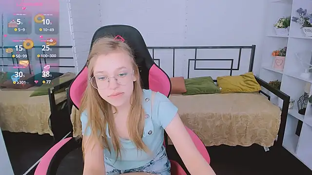 Snapshot of LayriantaVee chatting on 02-06-25, 10:48 LayriantaVee online show from 02-06-25, 10:48