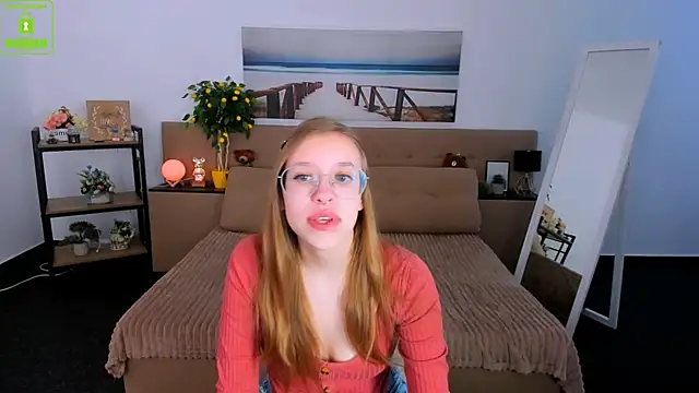 Snapshot of LayriantaVee chatting on 03-01-25, 06:57 LayriantaVee online show from 03-01-25, 06:57