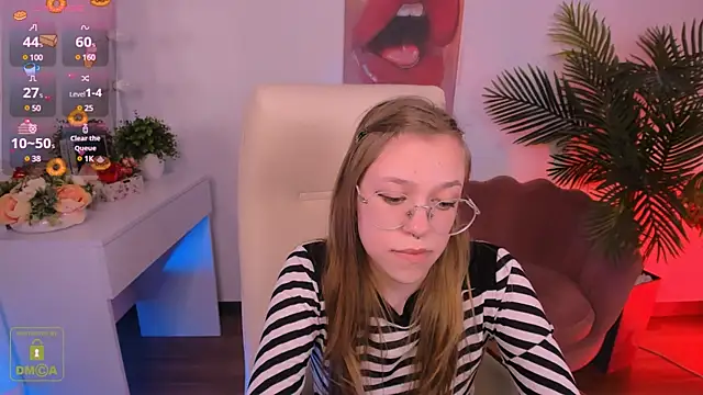 Snapshot of LayriantaVee chatting on 03-13-25, 01:29 LayriantaVee online show from 03-13-25, 01:29