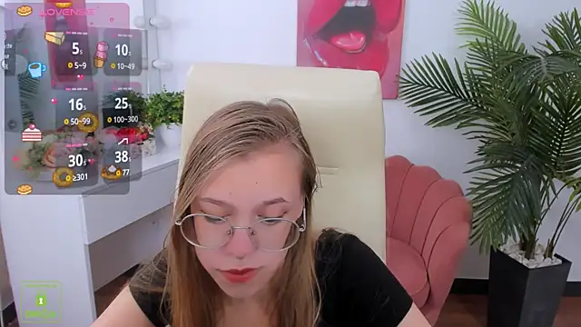 Snapshot of LayriantaVee chatting on 09-23-25, 06:49 LayriantaVee online show from 09-23-25, 06:49