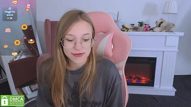 LayriantaVee online show from 09-25-25, 06:06