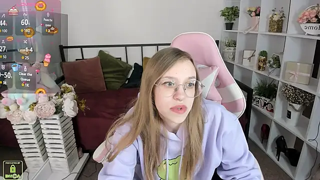 Snapshot of LayriantaVee chatting on 03-24-26, 07:13 LayriantaVee online show from 03-24-26, 07:13