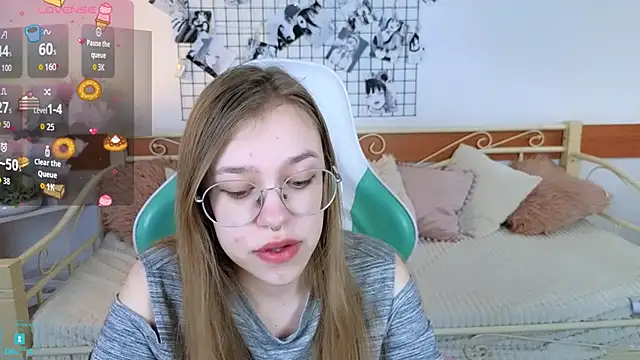 Snapshot of LayriantaVee chatting on 04-18-26, 06:17 LayriantaVee online show from 04-18-26, 06:17