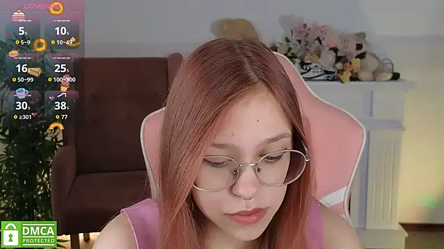 Snapshot of LayriantaVee chatting on 05-17-26, 06:44 LayriantaVee online show from 05-17-26, 06:44