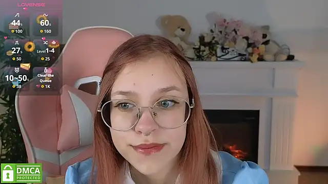 Snapshot of LayriantaVee chatting on 05-19-26, 06:53 LayriantaVee online show from 05-19-26, 06:53