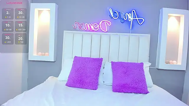 HannaPaola online show from 02-27-25, 10:31