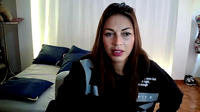 Hanna Charming online show from 01-08-26, 04:53