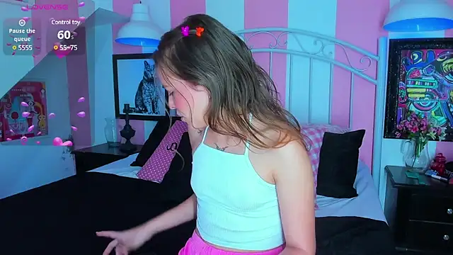 Snapshot of Liah_Grey8 chatting on 01-17-25, 09:06 Liah Grey8 online show from 01-17-25, 09:06