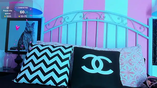 Snapshot of Liah_Grey8 chatting on 01-31-25, 08:54 Liah Grey8 online show from 01-31-25, 08:54