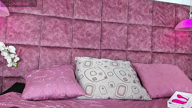 Snapshot of Liah_Grey8 chatting on 02-09-25, 08:45 Liah Grey8 online show from 02-09-25, 08:45