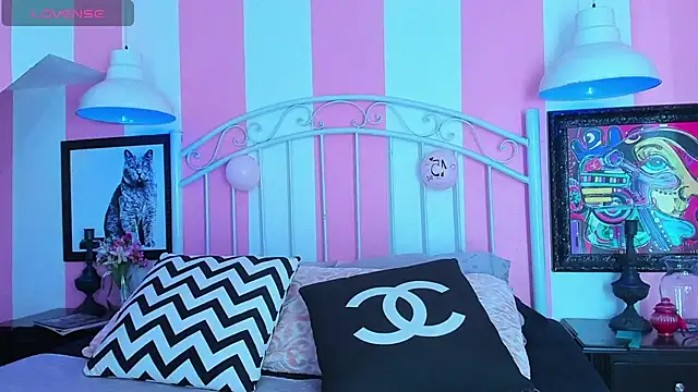 Snapshot of Liah_Grey8 chatting on 02-22-25, 09:15 Liah Grey8 online show from 02-22-25, 09:15