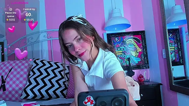 Snapshot of Liah_Grey8 chatting on 03-15-25, 09:27 Liah Grey8 online show from 03-15-25, 09:27