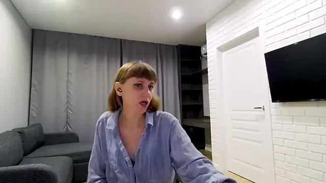 Daniella Lorente online show from 10-24-25, 10:50