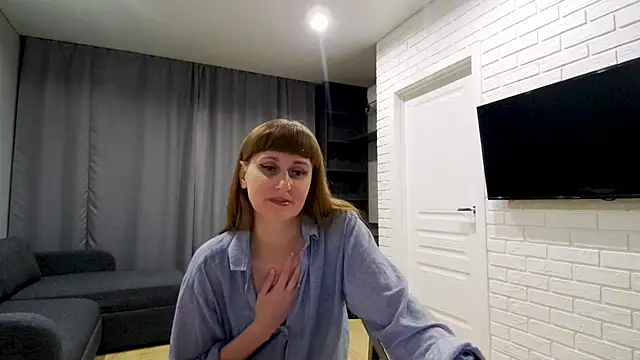 Daniella Lorente online show from 05-15-26, 11:45