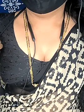 Snapshot of Queen_sakshi chatting on 02-09-26, 04:55 Queen sakshi online show from 02-09-26, 04:55