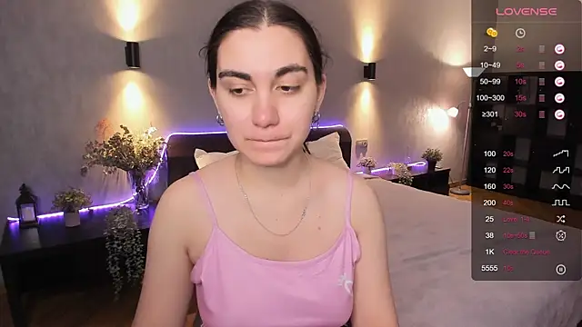 hannacheekss  online show from 12-12-24, 10:02