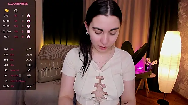 hannacheekss  online show from 03-10-25, 11:21