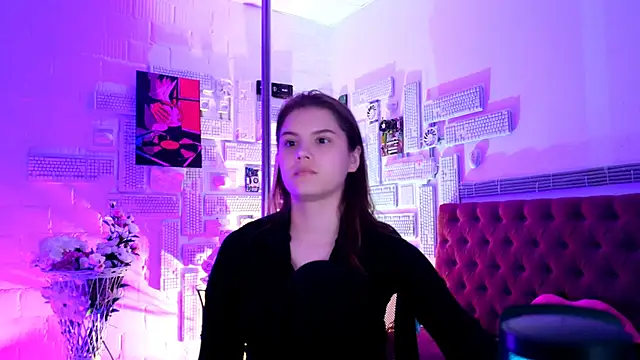 EvaThopson online show from 02-13-25, 06:48