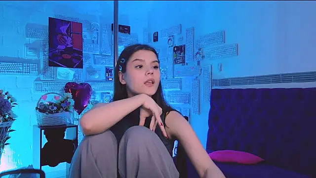 EvaThopson online show from 02-28-25, 06:09