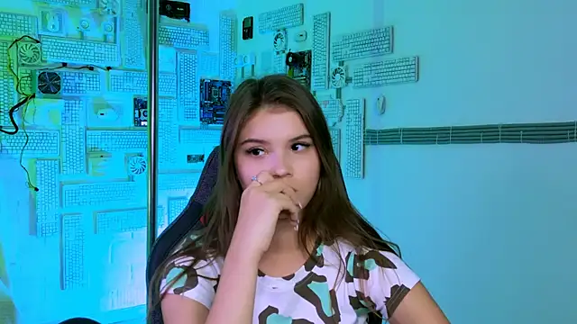 EvaThopson online show from 09-29-25, 11:59