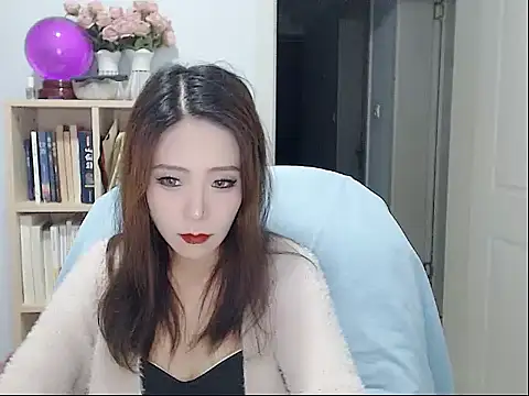 SuSushi728 online show from 10-29-25, 03:25