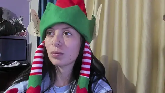 Snapshot of Tefannyy_ chatting on 12-27-24, 04:47 Tefannyy online show from 12-27-24, 04:47