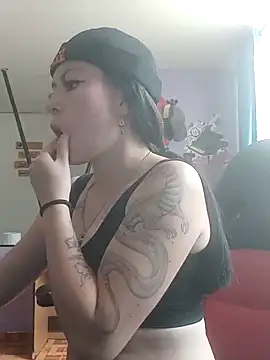 Snapshot of Tefannyy_ chatting on 01-08-25, 07:56 Tefannyy online show from 01-08-25, 07:56